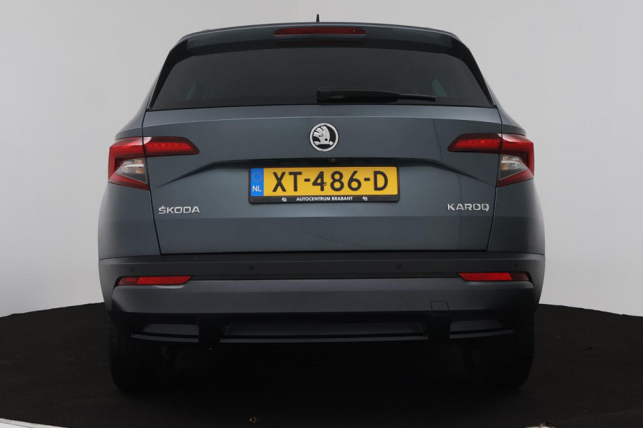 Škoda Karoq 1.0 TSI Clever Edition (DIGITALE COCKPIT, STOELVERWARMING, ACHTERUITRIJCAMERA, AUTOMAAT, CRUISE CONTROL)
