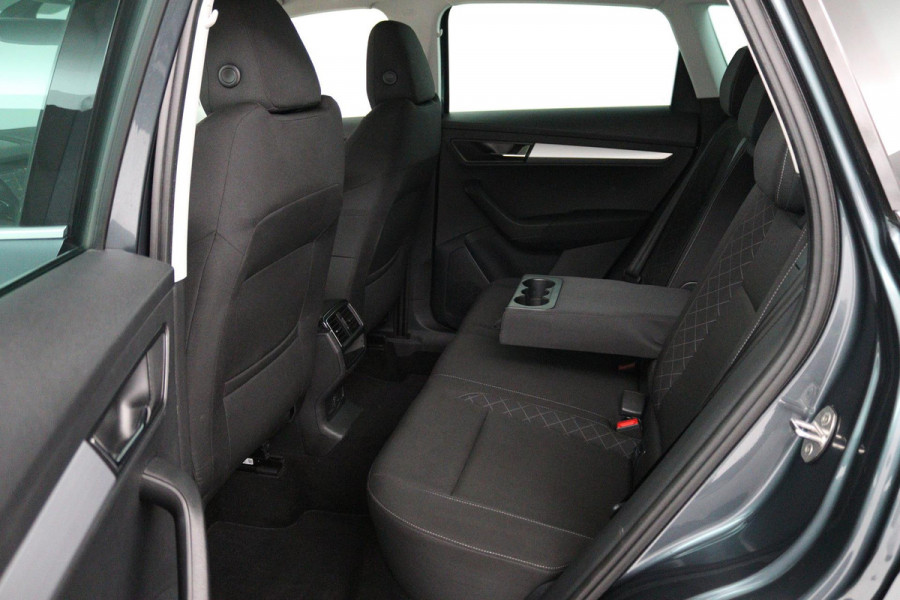Škoda Karoq 1.0 TSI Clever Edition (DIGITALE COCKPIT, STOELVERWARMING, ACHTERUITRIJCAMERA, AUTOMAAT, CRUISE CONTROL)