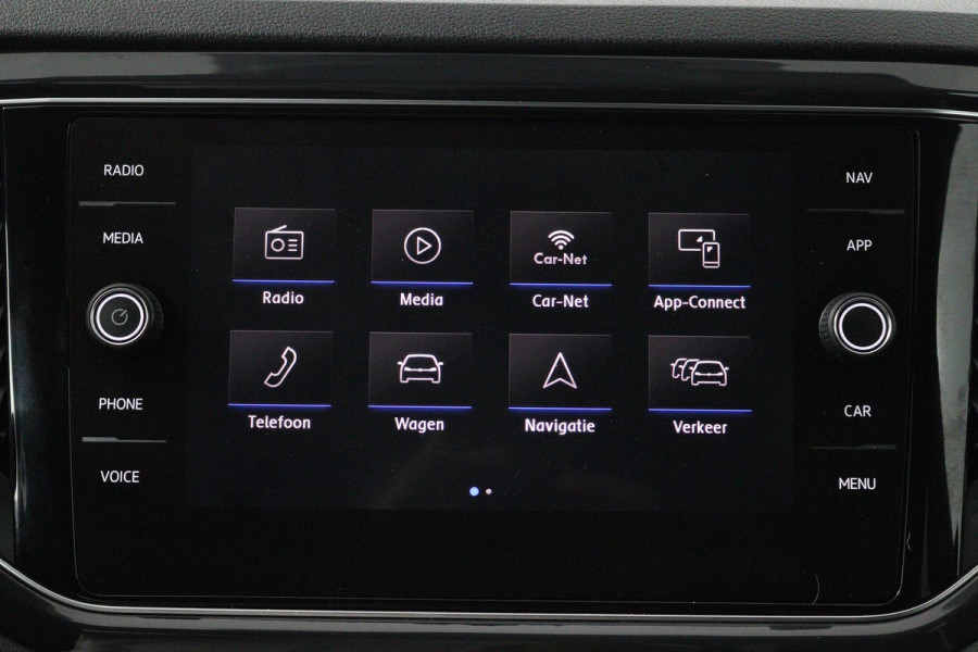 Volkswagen T-Roc 1.5 TSI Sport (TREKHAAK, DIGITALE COCKPIT, STOELVERWARMING, AUTOMAAT, ACHTERUITRIJCAMERA, SFEERVERLICHTING)
