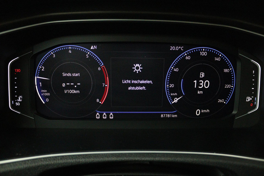Volkswagen T-Roc 1.0 TSI Style (DIGITALE COCKPIT, PARKEERSENSOREN, CRUISE CONTROL ADAPTIEF, CARPLAY NAVIGATIE, NL-AUTO)