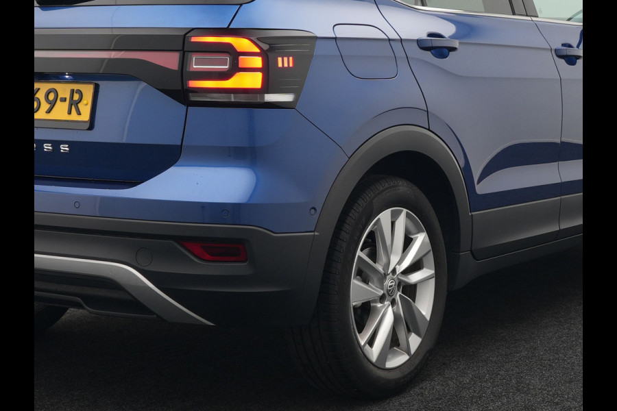 Volkswagen T-Cross 1.0 TSI Style DSG | Trekhaak Afneembaar | Adaptive Cruise | Carplay | Camera | Sfeerverlichting | Parkassist | Dodehoek Detectie | Navi Full Map | DAB |