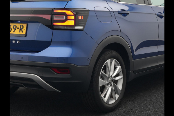 Volkswagen T-Cross 1.0 TSI Style DSG | Trekhaak Afneembaar | Adaptive Cruise | Carplay | Camera | Sfeerverlichting | Parkassist | Dodehoek Detectie | Navi Full Map | DAB |