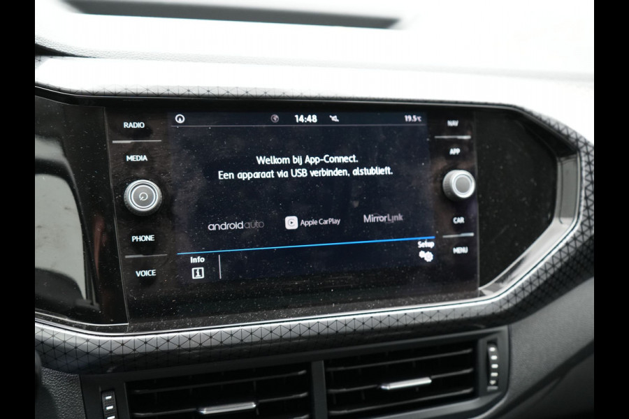 Volkswagen T-Cross 1.0 TSI Style DSG | Trekhaak Afneembaar | Adaptive Cruise | Carplay | Camera | Sfeerverlichting | Parkassist | Dodehoek Detectie | Navi Full Map | DAB |