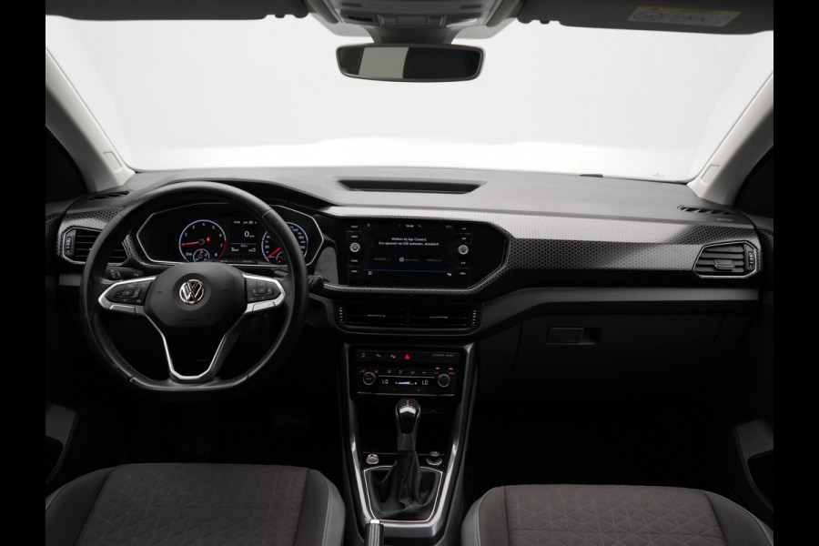 Volkswagen T-Cross 1.0 TSI Style DSG | Trekhaak Afneembaar | Adaptive Cruise | Carplay | Camera | Sfeerverlichting | Parkassist | Dodehoek Detectie | Navi Full Map | DAB |