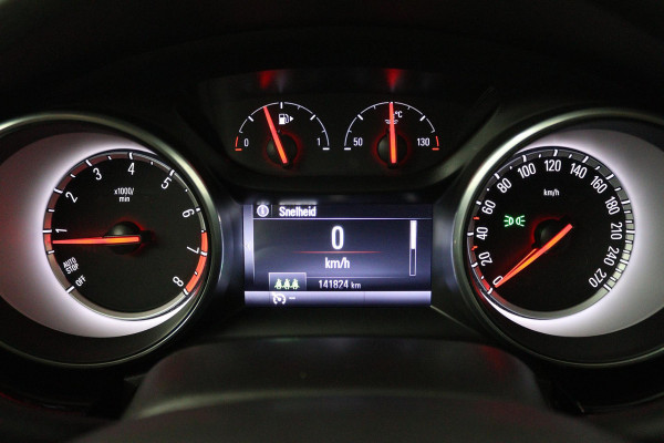 Opel Astra Sports Tourer 1.4 Innovation (NAVIGATIE, CLIMA, CAMERA, TREKHAAK, LANE ASSIST, GROOTLICHT ASSIST)