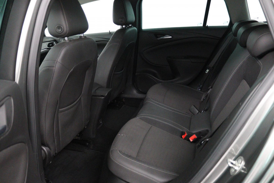Opel Astra Sports Tourer 1.4 Innovation (NAVIGATIE, CLIMA, CAMERA, TREKHAAK, LANE ASSIST, GROOTLICHT ASSIST)