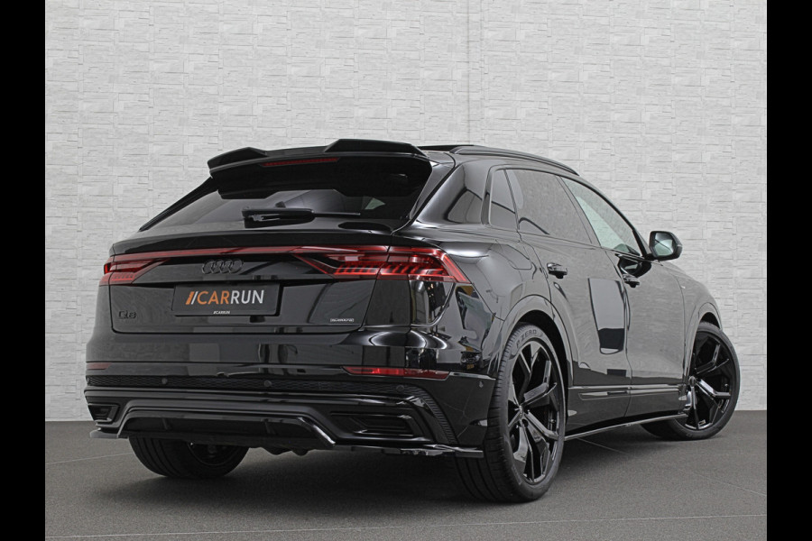 Audi Q8 55 TFSI e Competition S-Line | RS Leder | 360 Camera | ACC | Panorama | Luchtvering | Softclose | LED-Matrix | Trekhaak | Lane & Side Assist | Led Sfeerverlichting | Keyless-Entry | Black-Optic | Rijklaar incl. Bovag Garantie.