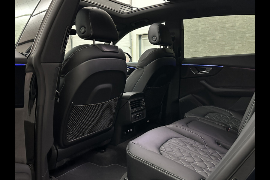 Audi Q8 55 TFSI e Competition S-Line | RS Leder | 360 Camera | ACC | Panorama | Luchtvering | Softclose | LED-Matrix | Trekhaak | Lane & Side Assist | Led Sfeerverlichting | Keyless-Entry | Black-Optic | Rijklaar incl. Bovag Garantie.