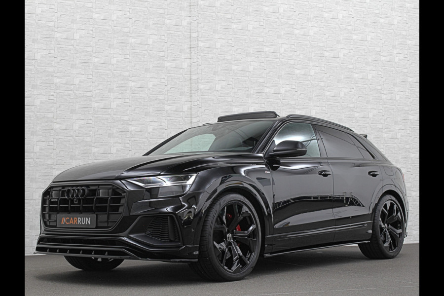 Audi Q8 55 TFSI e Competition S-Line | RS Leder | 360 Camera | ACC | Panorama | Luchtvering | Softclose | LED-Matrix | Trekhaak | Lane & Side Assist | Led Sfeerverlichting | Keyless-Entry | Black-Optic | Rijklaar incl. Bovag Garantie.
