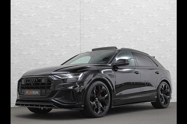 Audi Q8 55 TFSI e Competition S-Line | RS Leder | 360 Camera | ACC | Panorama | Luchtvering | Softclose | LED-Matrix | Trekhaak | Lane & Side Assist | Led Sfeerverlichting | Keyless-Entry | Black-Optic | Rijklaar incl. Bovag Garantie.