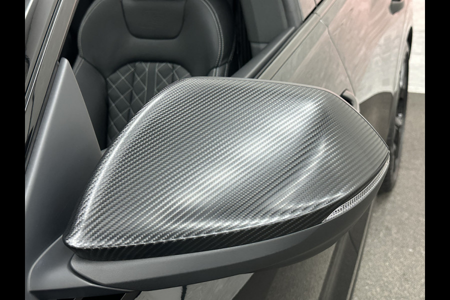 Audi Q8 55 TFSI e Competition S-Line | RS Leder | 360 Camera | ACC | Panorama | Luchtvering | Softclose | LED-Matrix | Trekhaak | Lane & Side Assist | Led Sfeerverlichting | Keyless-Entry | Black-Optic | Rijklaar incl. Bovag Garantie.