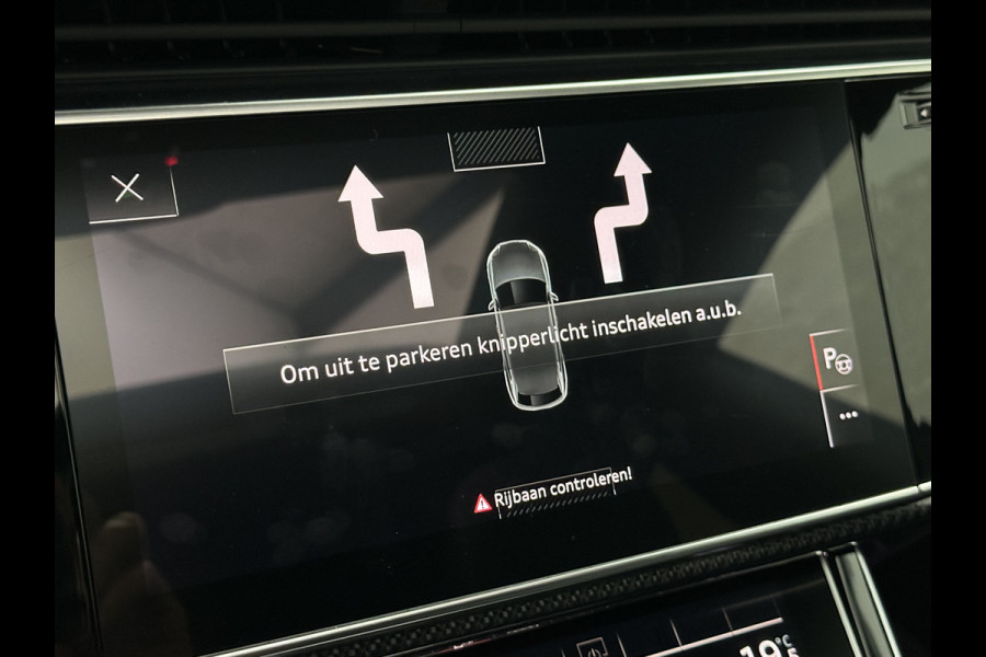 Audi Q8 55 TFSI e Competition S-Line | RS Leder | 360 Camera | ACC | Panorama | Luchtvering | Softclose | LED-Matrix | Trekhaak | Lane & Side Assist | Led Sfeerverlichting | Keyless-Entry | Black-Optic | Rijklaar incl. Bovag Garantie.