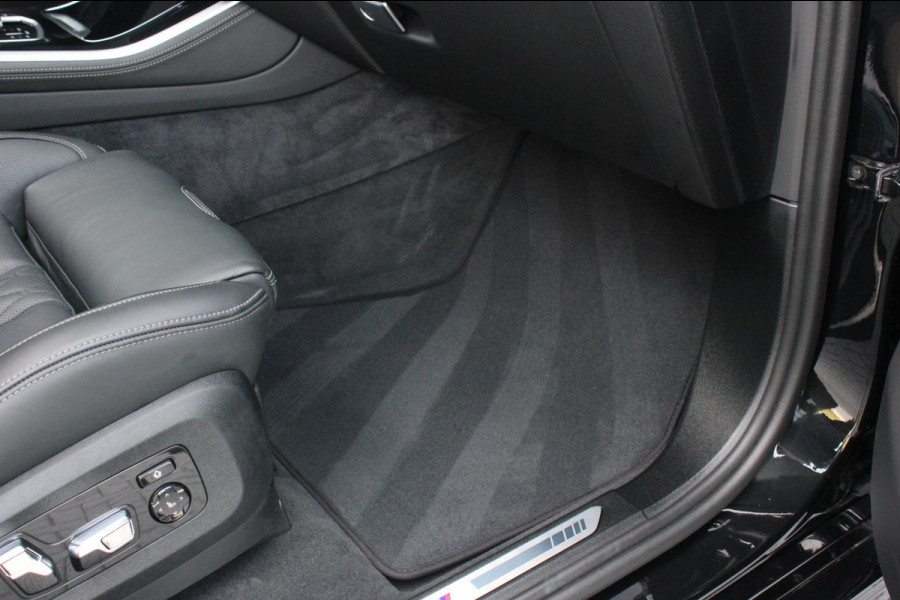 BMW X5 XDrive50e High Executive M- SPORT PRO / M-SEATS / SOFT CLOSE / PANO- DAK / LUCHTVERING / DRIVING ASSISANT PROFESSIONAL