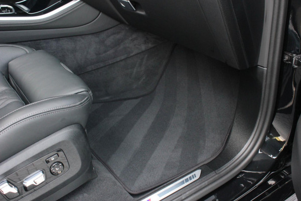 BMW X5 XDrive50e High Executive M- SPORT PRO / M-SEATS / SOFT CLOSE / PANO- DAK / LUCHTVERING / DRIVING ASSISANT PROFESSIONAL