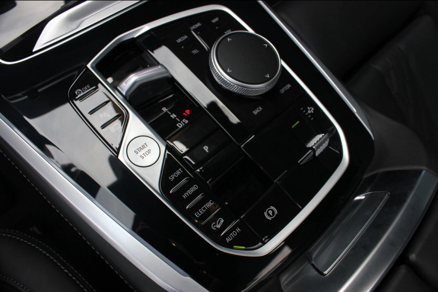 BMW X5 XDrive50e High Executive M- SPORT PRO / M-SEATS / SOFT CLOSE / PANO- DAK / LUCHTVERING / DRIVING ASSISANT PROFESSIONAL