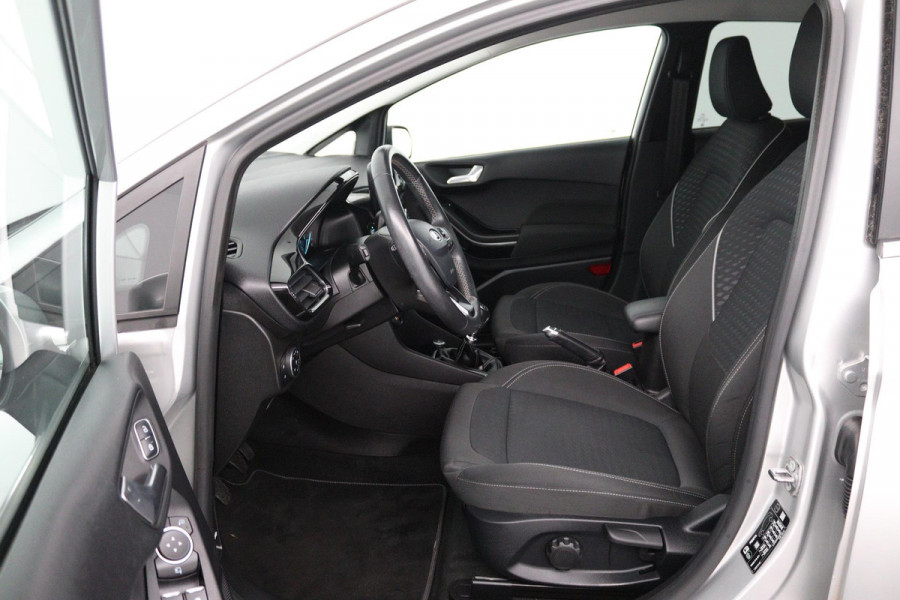 Ford Fiesta 1.0 EcoBoost Titanium Business (NAVIGATIE, PARKEERSENSOREN, ACHTERUITRIJCAMERA, CRUISE ADAPTIEF, NL-AUTO)