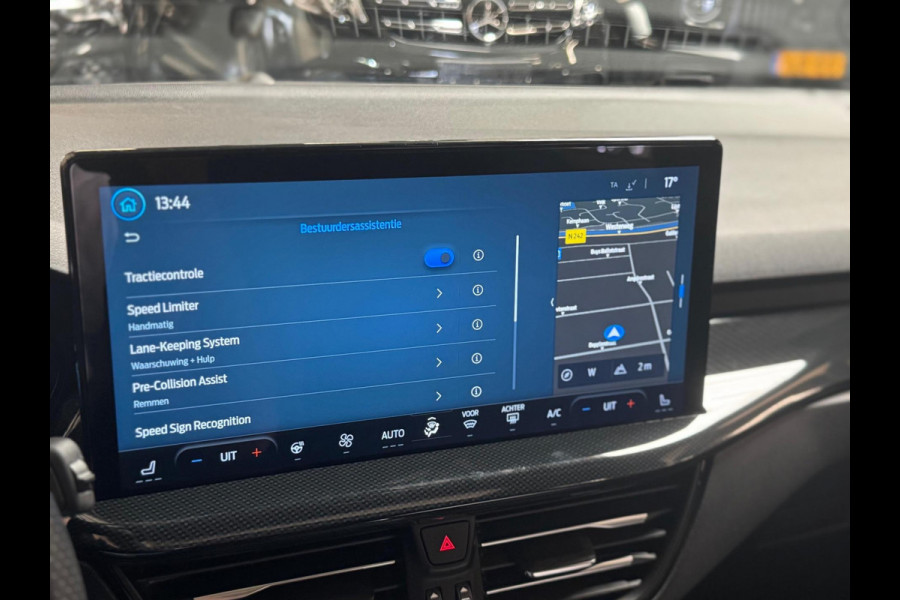 Ford FOCUS Wagon 1.0 EcoBoost Hybrid Active X ST Line | Pano | Trekhaak | Navi | PDC | stoel-\stuurverwarming