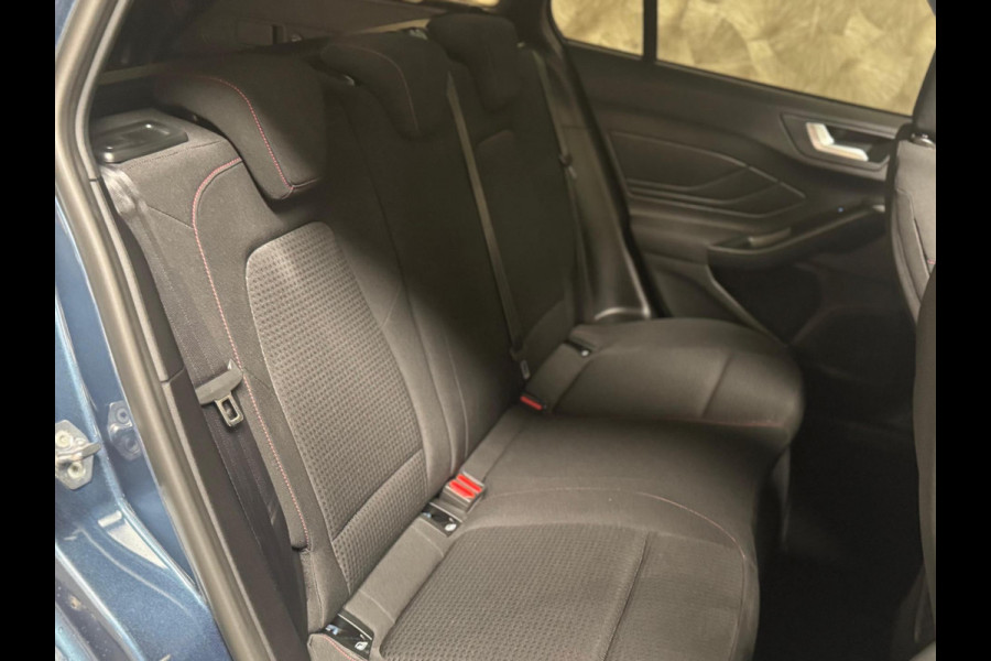 Ford FOCUS Wagon 1.0 EcoBoost Hybrid Active X ST Line | Pano | Trekhaak | Navi | PDC | stoel-\stuurverwarming