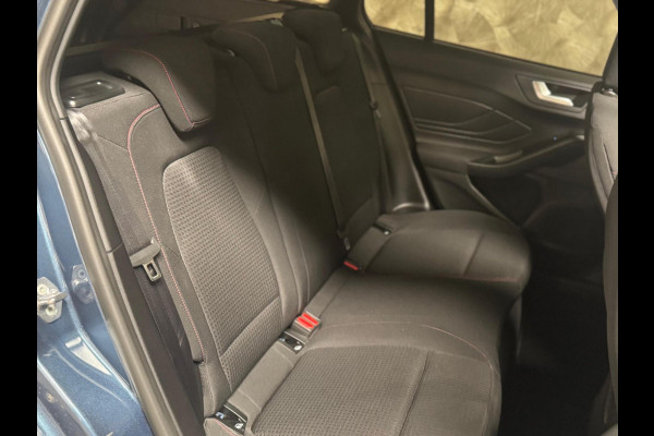 Ford FOCUS Wagon 1.0 EcoBoost Hybrid Active X ST Line | Pano | Trekhaak | Navi | PDC | stoel-\stuurverwarming