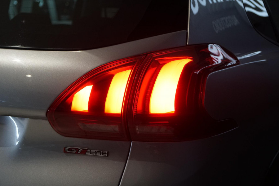 Peugeot 2008 1.2 PureTech GT-Line + TREKHAAK / APPLE CARPLAY / PANO / SENSOREN