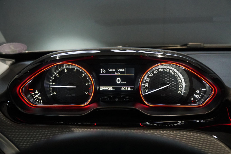 Peugeot 2008 1.2 PureTech GT-Line + TREKHAAK / APPLE CARPLAY / PANO / SENSOREN