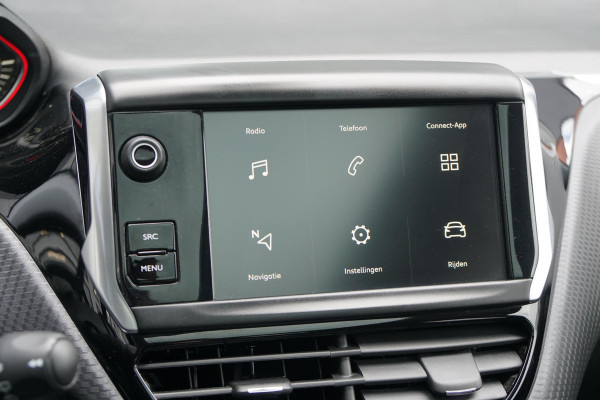 Peugeot 2008 1.2 PureTech GT-Line + TREKHAAK / APPLE CARPLAY / PANO / SENSOREN