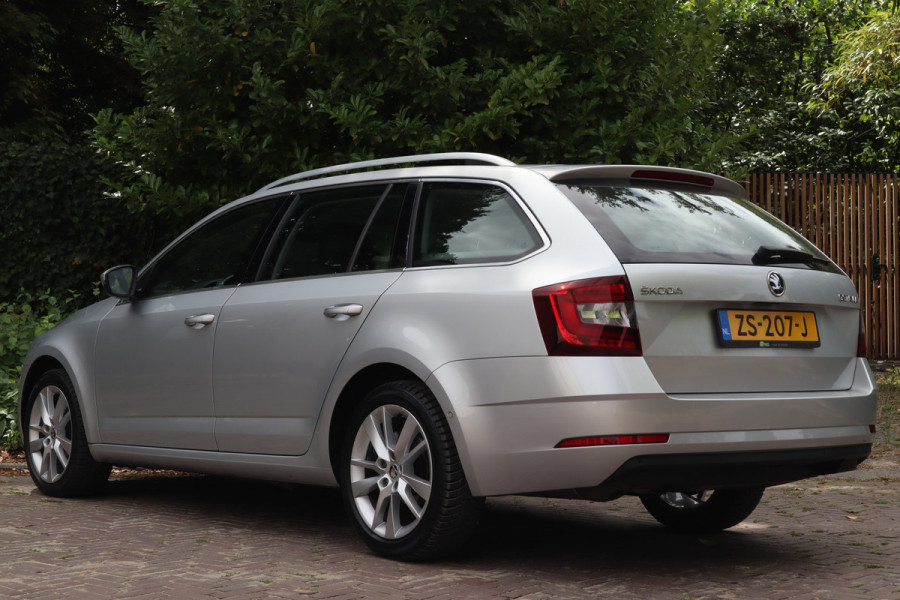 Škoda Octavia Combi 1.5 TSI Greentech Style Business | Carplay | Stoelverwarming | Navi |