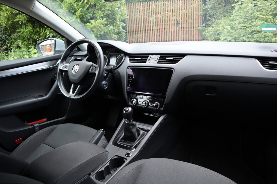 Škoda Octavia Combi 1.5 TSI Greentech Style Business | Carplay | Stoelverwarming | Navi |