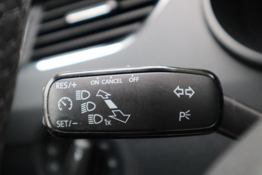 Škoda Octavia Combi 1.5 TSI Greentech Style Business | Carplay | Stoelverwarming | Navi |
