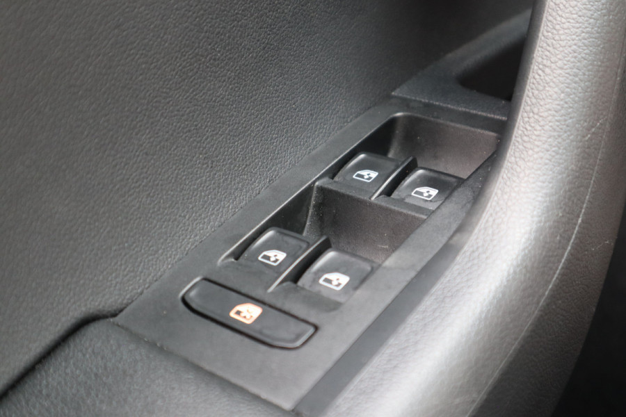 Škoda Octavia Combi 1.5 TSI Greentech Style Business | Carplay | Stoelverwarming | Navi |
