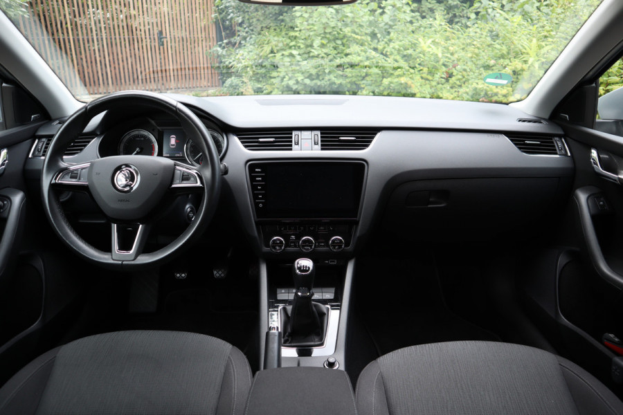 Škoda Octavia Combi 1.5 TSI Greentech Style Business | Carplay | Stoelverwarming | Navi |