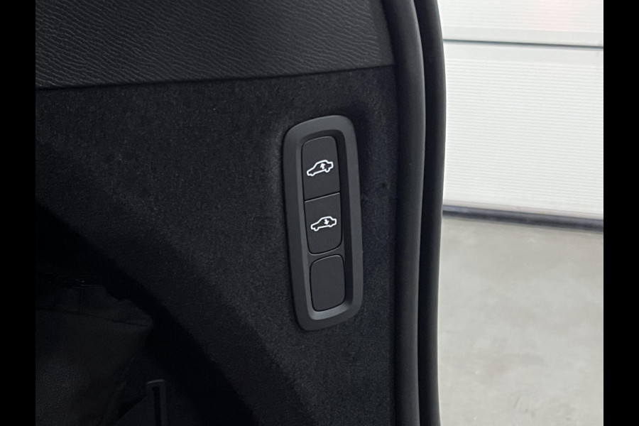 Volvo XC90 2.0 T8 Plug-in hybrid AWD Ultra Dark *Facelift* | Luchtvering | Open dak | Adapt. Cruise control | 360 Camera | Head-up |