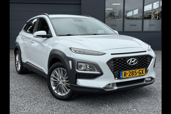 Hyundai Kona 1.0T Premium 1e Eigenaar,Navi,Camera,Trekhaak,6 Bak,120pk,Keyless,Head-up Display,Apk tot 10-2026