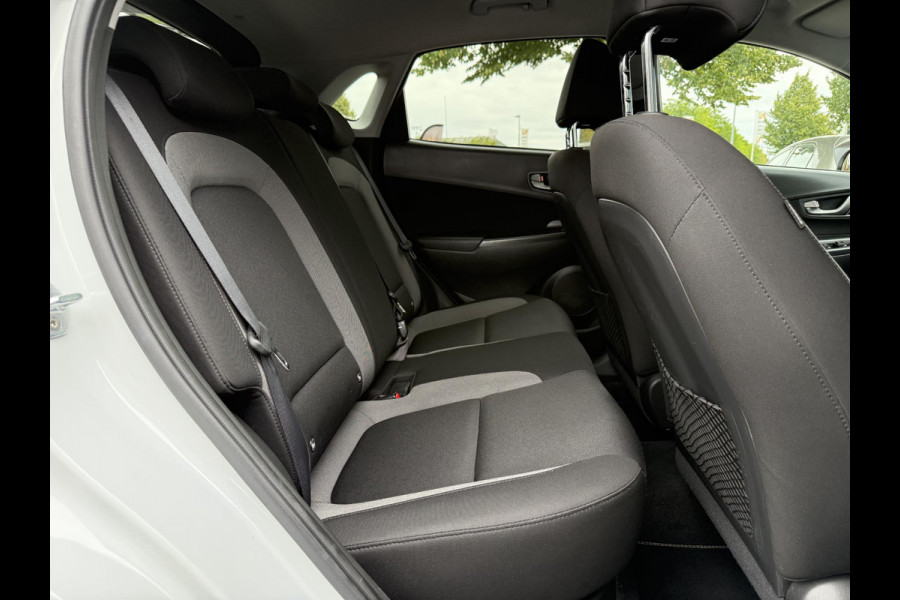 Hyundai Kona 1.0T Premium 1e Eigenaar,Navi,Camera,Trekhaak,6 Bak,120pk,Keyless,Head-up Display,Apk tot 10-2026