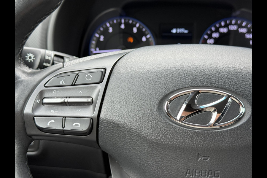 Hyundai Kona 1.0T Premium 1e Eigenaar,Navi,Camera,Trekhaak,6 Bak,120pk,Keyless,Head-up Display,Apk tot 10-2026