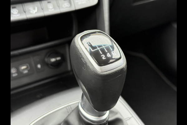 Hyundai Kona 1.0T Premium 1e Eigenaar,Navi,Camera,Trekhaak,6 Bak,120pk,Keyless,Head-up Display,Apk tot 10-2026
