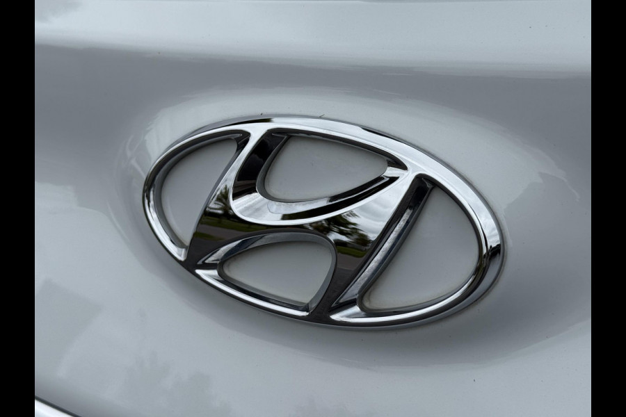 Hyundai Kona 1.0T Premium 1e Eigenaar,Navi,Camera,Trekhaak,6 Bak,120pk,Keyless,Head-up Display,Apk tot 10-2026