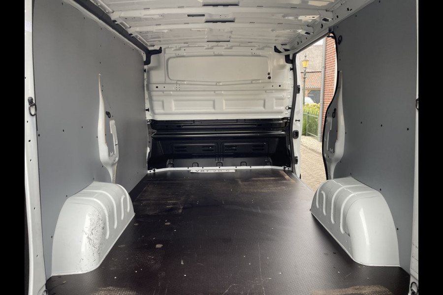 Renault Trafic 1.6 dCi 126pk E6 Comfort BPM Vrij! Lease €220 /m, Airco, Navi, Trekhaak, PDC, Volledig onderhoudshistorie aanwezig