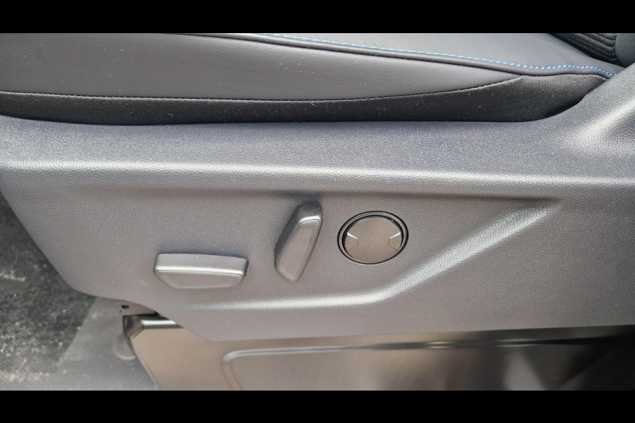 Ford Transit Custom 320 2.5 PHEV L2H1 Sport 233pk | Inklapbare trekhaak | 19 inch lichtmetalen Sport velgen (mat zwart) | Verwarmbaar stuurwiel  | Navigatie systeem | B&O speakers