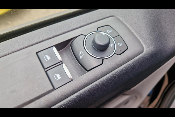 Ford Transit Custom 320 2.5 PHEV L2H1 Sport 233pk | Inklapbare trekhaak | 19 inch lichtmetalen Sport velgen (mat zwart) | Verwarmbaar stuurwiel  | Navigatie systeem | B&O speakers