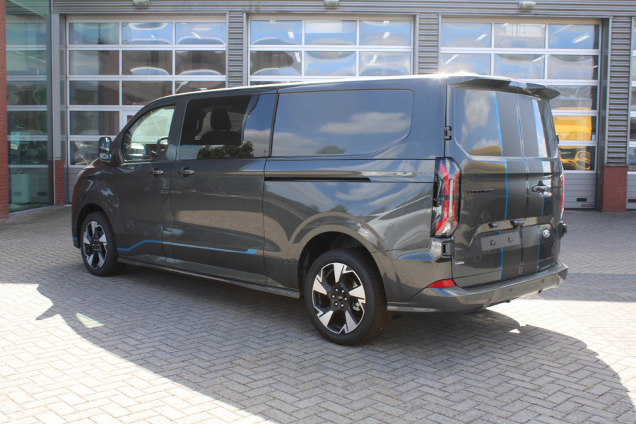 Ford Transit Custom 320 2.5 PHEV L2H1 Sport DC 233pk | 0,99% Renteactie! | Dubbele Cabine | Dubbele zijschuifdeur | Inklapbare trekhaak | 19 inch lichtmetalen Sport velgen (mat zwart) | Verwarmbaar stuurwiel | Navigatie systeem