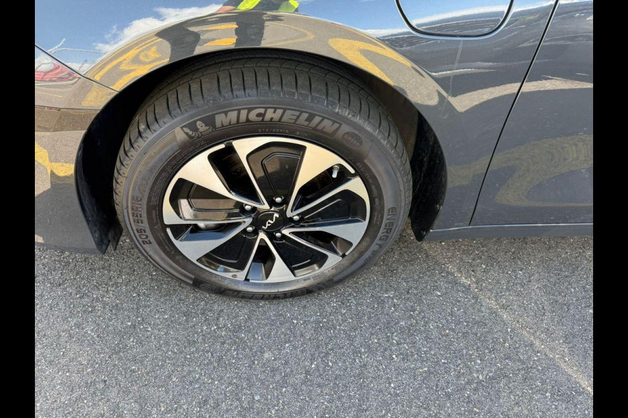 Kia Ceed Sportswagon 1.6 GDI PHEV DynamicLine 140pk Automaat | Stoelverwarming | Camera | Navigatie | Climate control