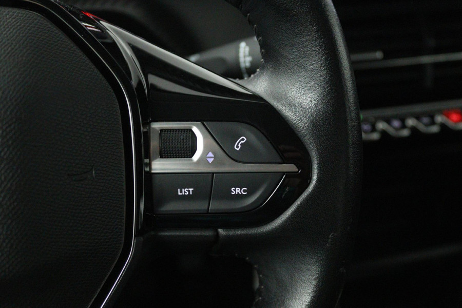 Peugeot 208 1.2 PureTech Blue Lease Active (CRUISE CONTROL, NAVIGATIE, PARKEERSENSOREN, BLUETOOTH, NL-AUTO)