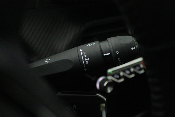 Peugeot 208 1.2 PureTech Blue Lease Active (CRUISE CONTROL, NAVIGATIE, PARKEERSENSOREN, BLUETOOTH, NL-AUTO)