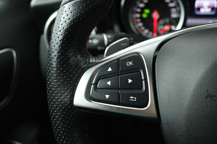 Mercedes-Benz GLA 250 4Matic Premium Plus (PANORAMADAK, STOELVERWARMING, ACHTERUITRIJCAMERA, CRUISE CONTROL)