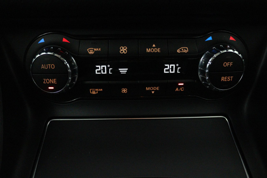 Mercedes-Benz GLA 250 4Matic Premium Plus (PANORAMADAK, STOELVERWARMING, ACHTERUITRIJCAMERA, CRUISE CONTROL)