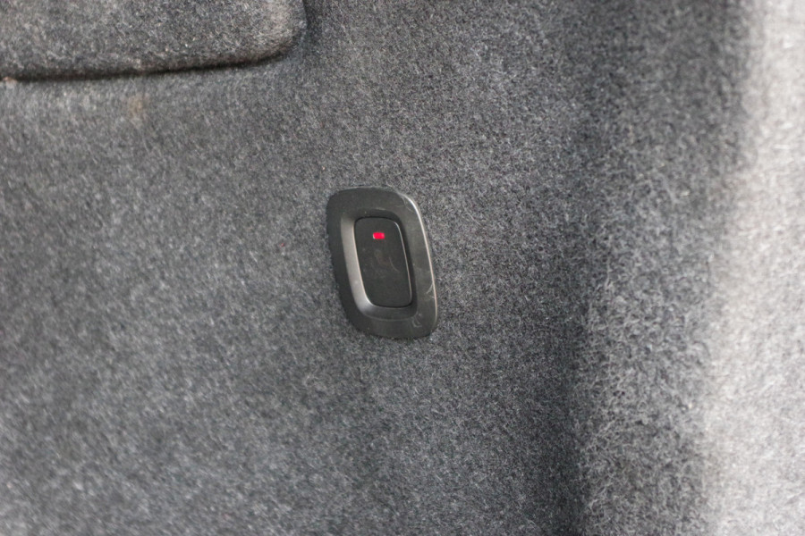 Volvo XC40 1.5 T4 211 PK Recharge Inscription Expression, Trekhaak, Camera, LED, Cruise Control