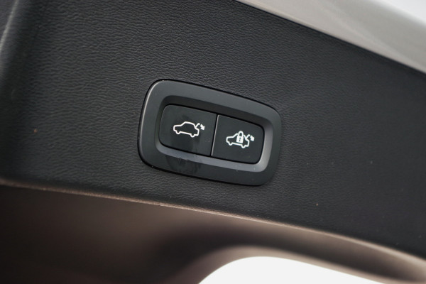 Volvo XC40 1.5 T4 211 PK Plug-in hybrid Core Bright, Camera, LED, Cruise Control