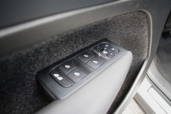 Volvo XC40 1.5 T4 211 PK Plug-in hybrid Core Bright, Camera, LED, Cruise Control