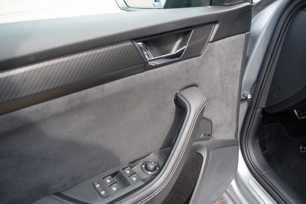 Škoda Superb Combi 1.4 TSI 218 PK iV Sportline Business PHEV, Adap. Cruise Control, Canton Sound, LED